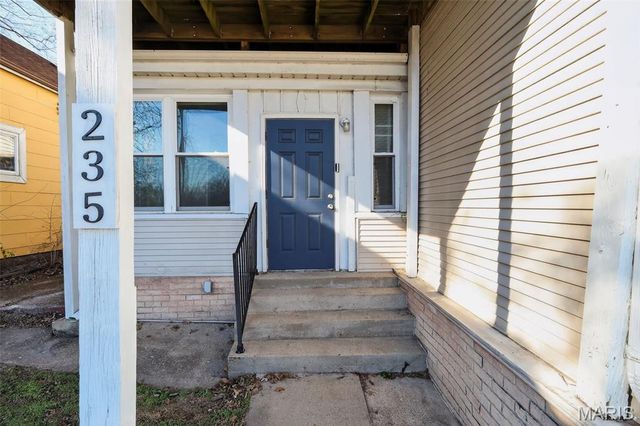 235 Military Road, St Louis, MO 63125