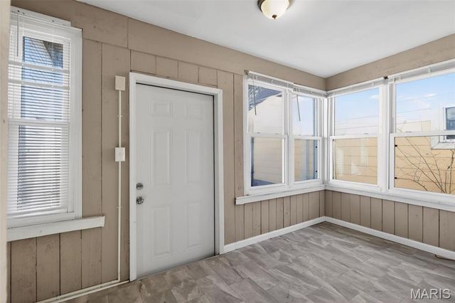 235 Military Road, St Louis, MO 63125