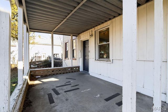 235 Military Road, St Louis, MO 63125