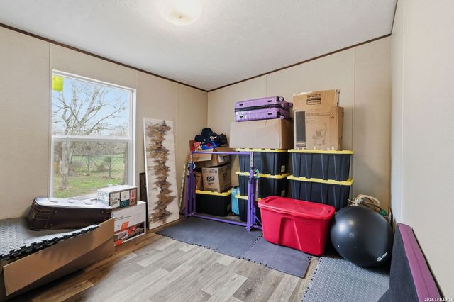 934 7th, Floresville, TX 78114