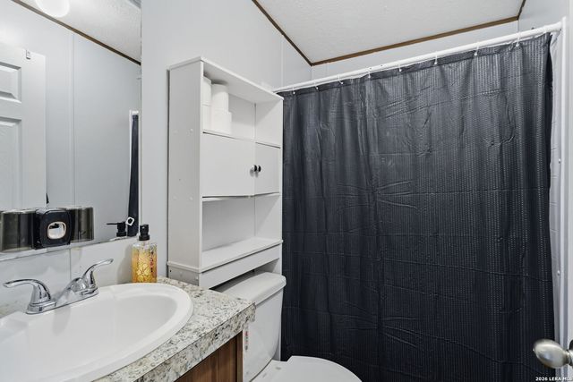 934 7th, Floresville, TX 78114