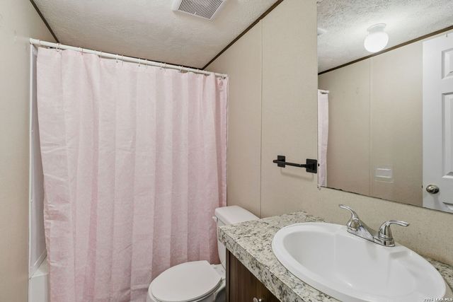 934 7th, Floresville, TX 78114