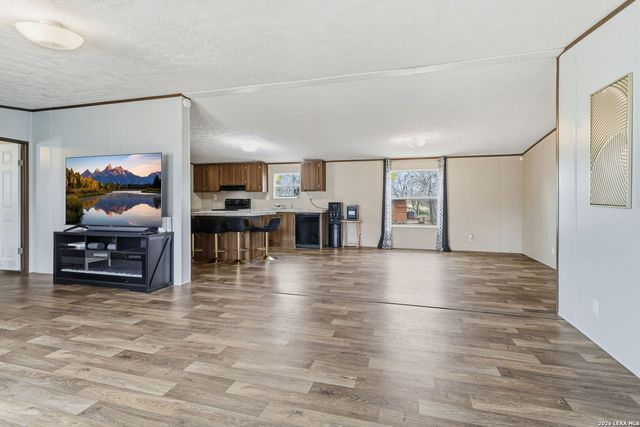 934 7th, Floresville, TX 78114