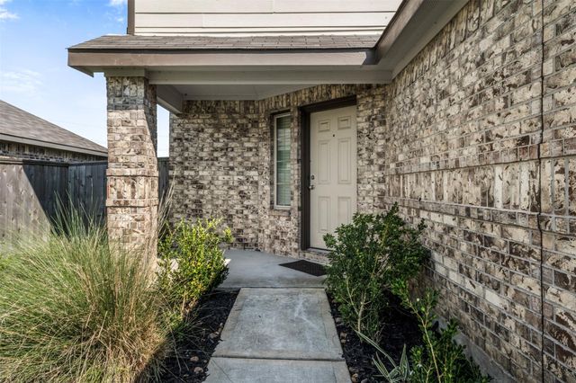 8638 Wooster Trails Drive, Baytown, TX 77521