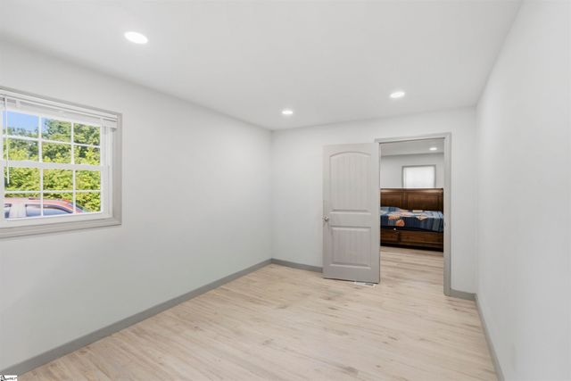 125 Old Lowe Court, Spartanburg, SC 29303
