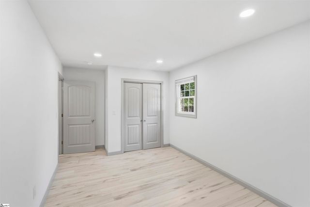 125 Old Lowe Court, Spartanburg, SC 29303