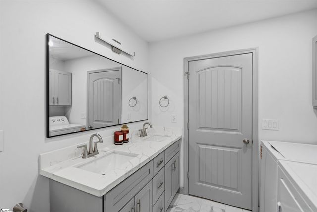 125 Old Lowe Court, Spartanburg, SC 29303
