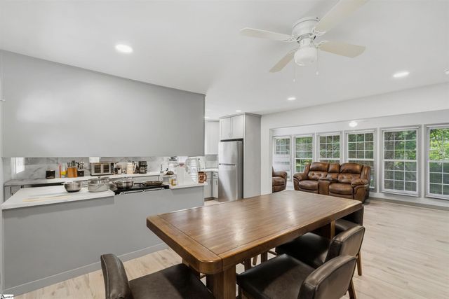 125 Old Lowe Court, Spartanburg, SC 29303
