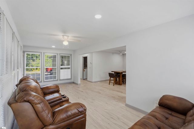125 Old Lowe Court, Spartanburg, SC 29303