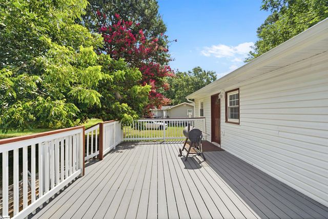 125 Old Lowe Court, Spartanburg, SC 29303
