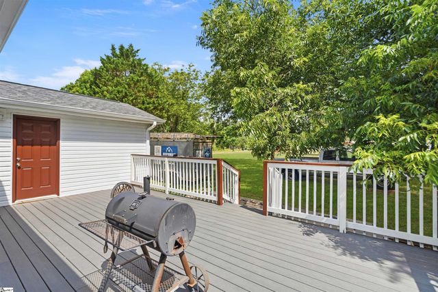 125 Old Lowe Court, Spartanburg, SC 29303