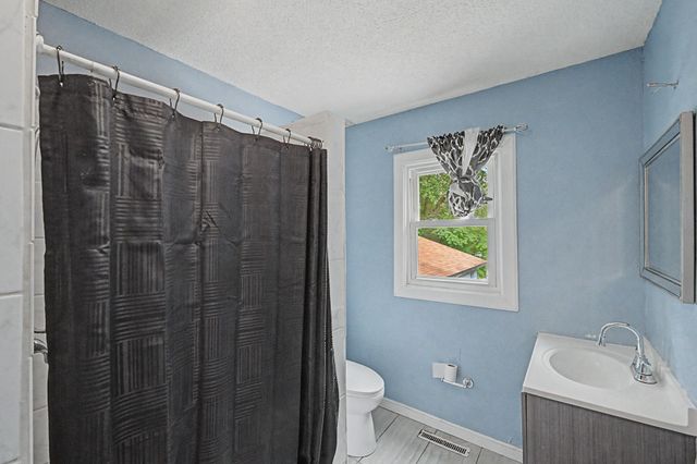 3708 Kinsey Avenue, Des Moines, IA 50317