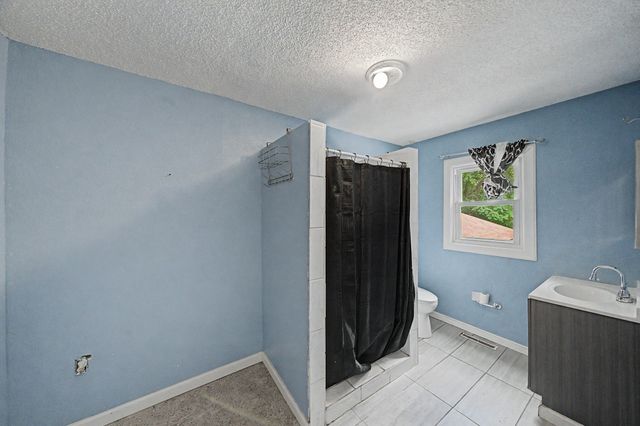 3708 Kinsey Avenue, Des Moines, IA 50317