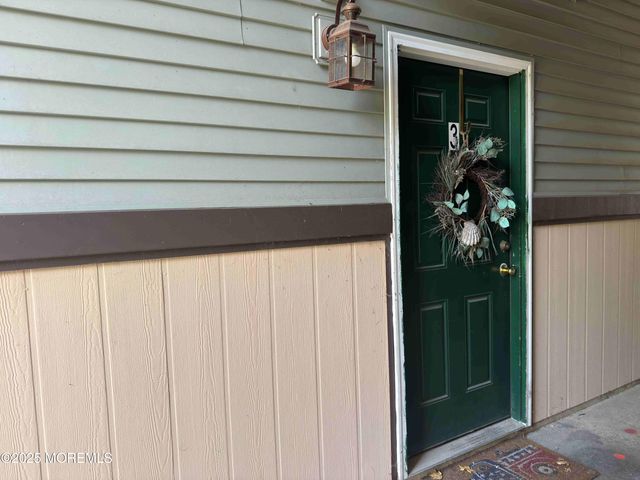 14-3 Sacramento Court, Freehold, NJ 07728