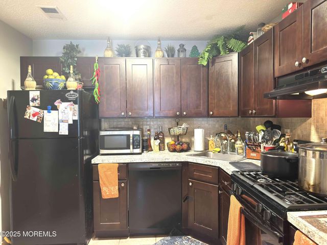 14-3 Sacramento Court, Freehold, NJ 07728