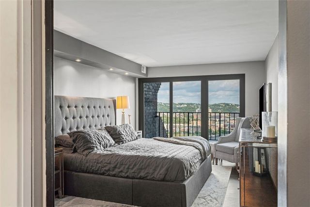 1000 Grandview Ave 405, Mt Washington, PA 15211