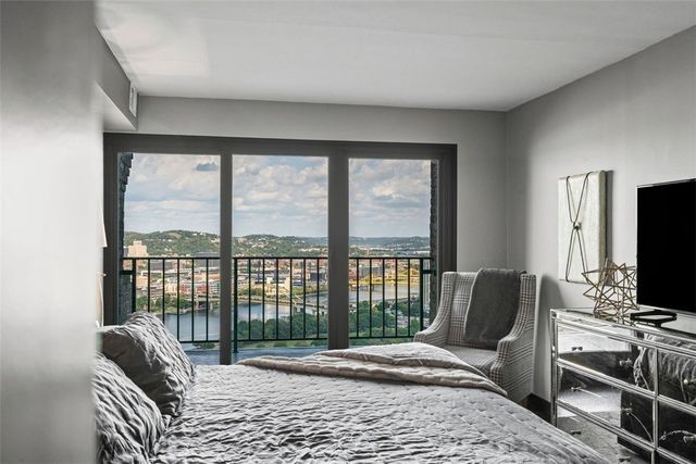 1000 Grandview Ave 405, Mt Washington, PA 15211