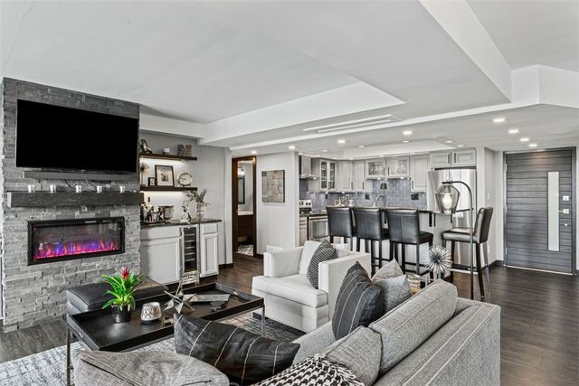 1000 Grandview Ave 405, Mt Washington, PA 15211