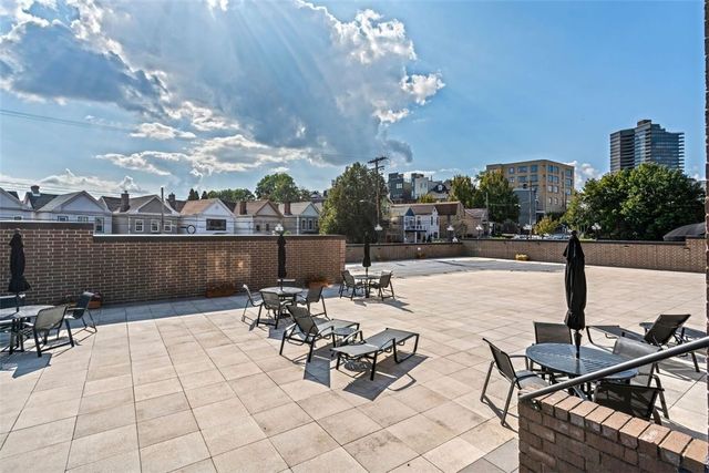 1000 Grandview Ave 405, Mt Washington, PA 15211