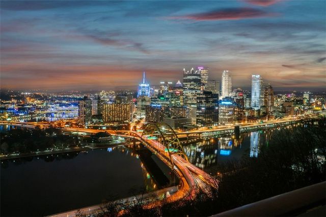 1000 Grandview Ave 405, Mt Washington, PA 15211