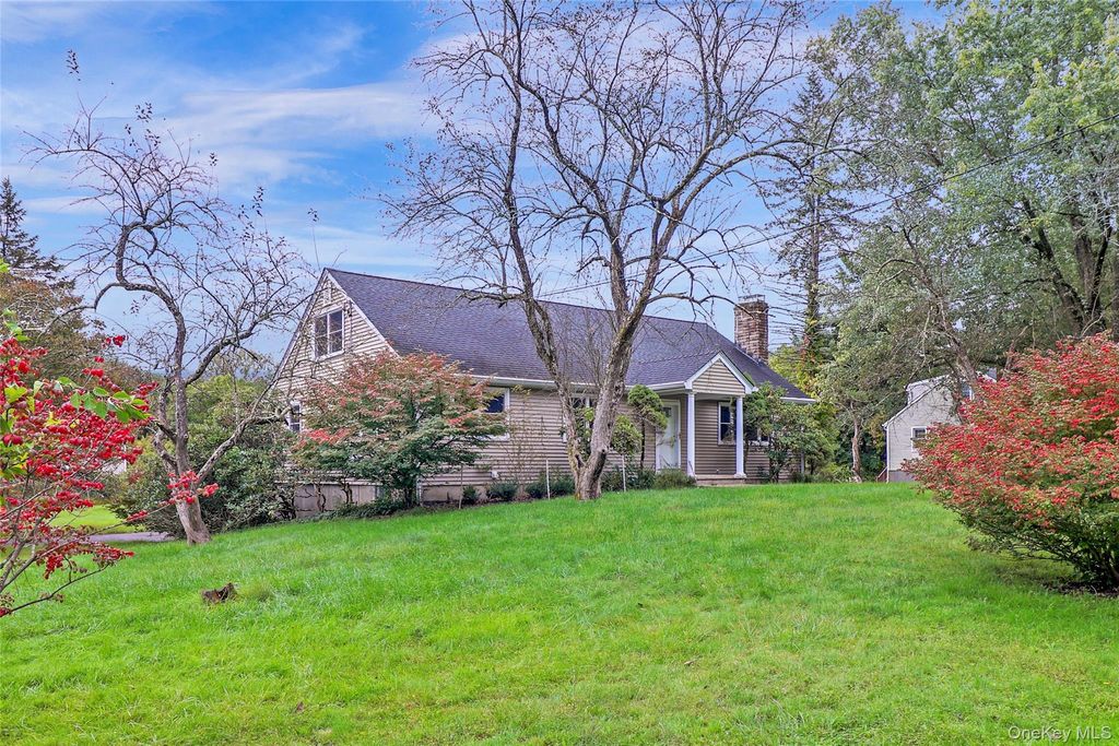 10 Horseshoe Road, Mount Kisco, NY 10549 — photo 2