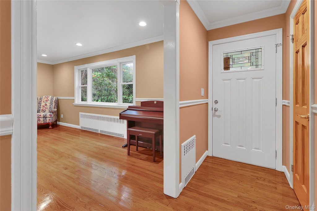 10 Horseshoe Road, Mount Kisco, NY 10549 — photo 4