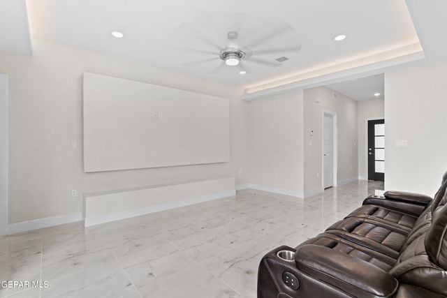 466 Sylvia Court, Socorro, TX 79927