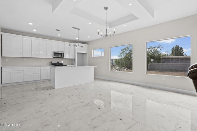 466 Sylvia Court, Socorro, TX 79927