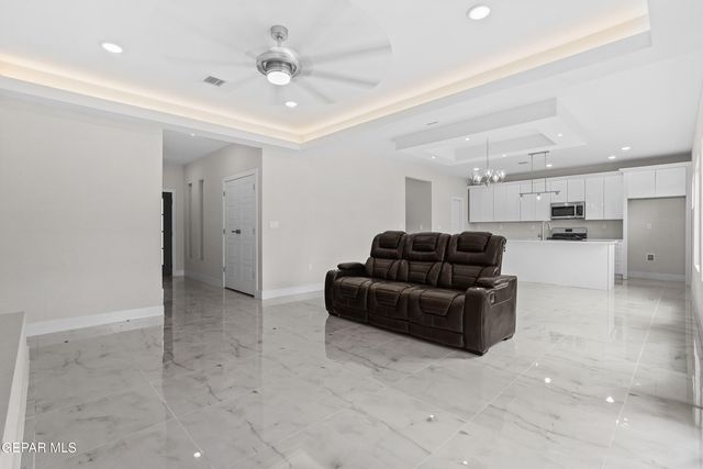 466 Sylvia Court, Socorro, TX 79927