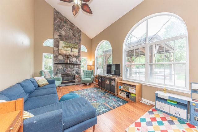 7042 Indian Wells Drive, Ypsilanti, MI 48197