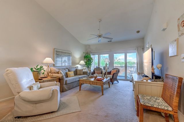 601 Hillside Dr N Apt 3733, North Myrtle Beach, SC 29582