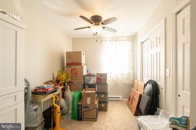 315 W BROAD ST, New Holland, PA 17557