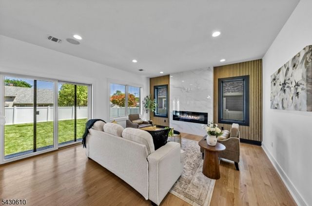 2 29Th St, Fair Lawn Boro, NJ 07410