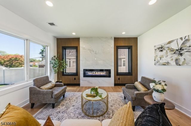 2 29Th St, Fair Lawn Boro, NJ 07410