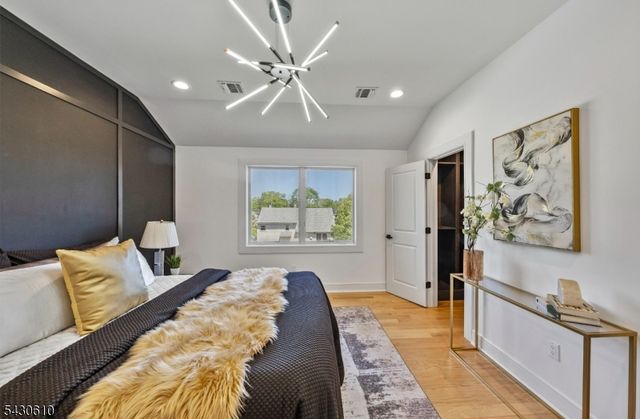 2 29Th St, Fair Lawn Boro, NJ 07410