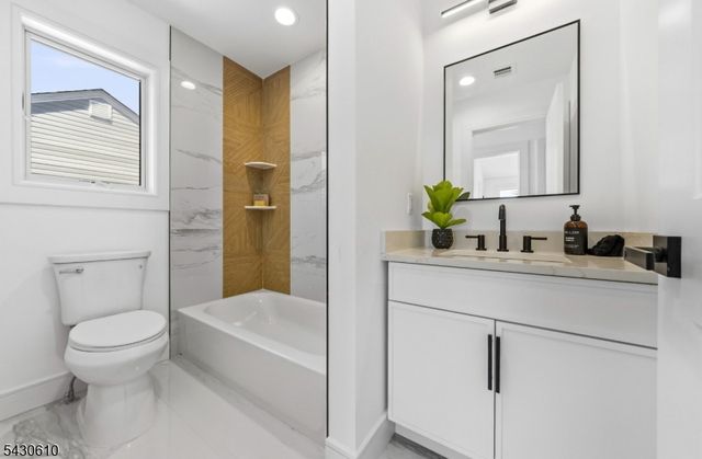 2 29Th St, Fair Lawn Boro, NJ 07410