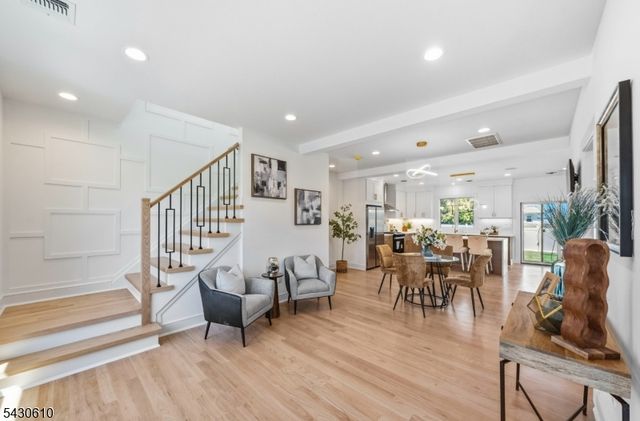 2 29Th St, Fair Lawn Boro, NJ 07410