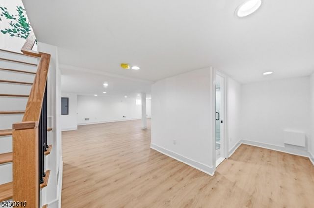 2 29Th St, Fair Lawn Boro, NJ 07410