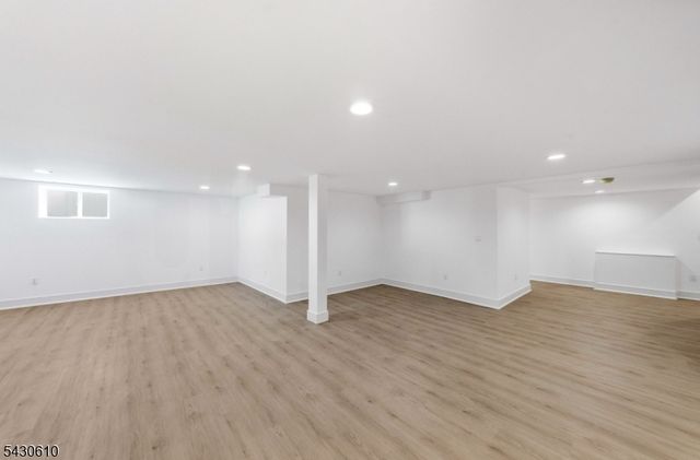2 29Th St, Fair Lawn Boro, NJ 07410