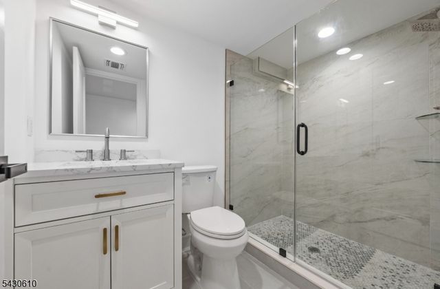 2 29Th St, Fair Lawn Boro, NJ 07410