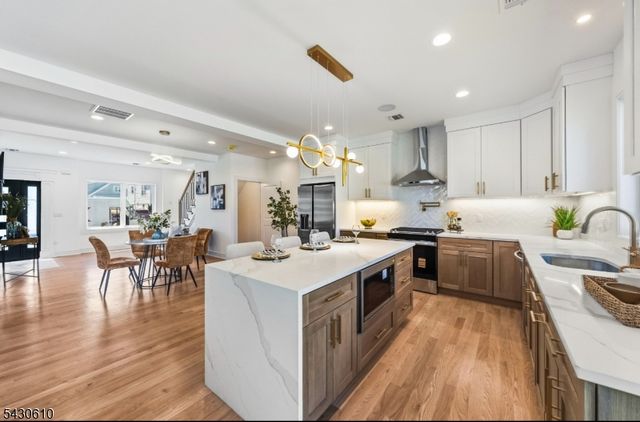 2 29Th St, Fair Lawn Boro, NJ 07410