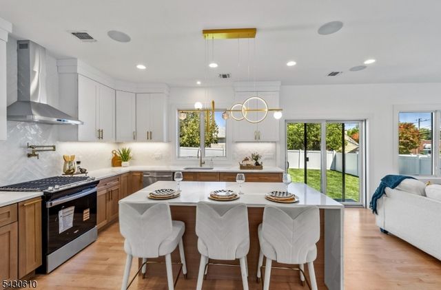 2 29Th St, Fair Lawn Boro, NJ 07410