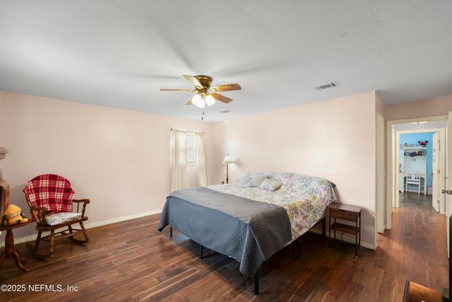 3511 HERMITAGE Road E, Jacksonville, FL 32277