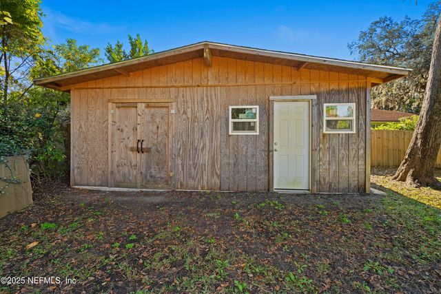 3511 HERMITAGE Road E, Jacksonville, FL 32277