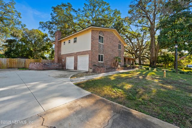 3511 HERMITAGE Road E, Jacksonville, FL 32277