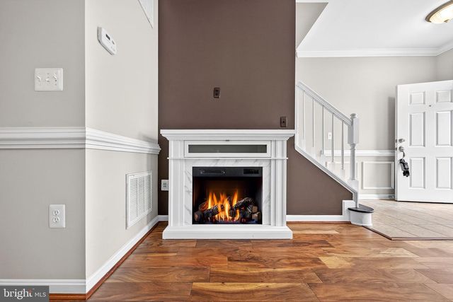 15825 JOHN DISKIN CIR, Woodbridge, VA 22191