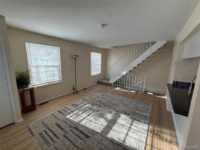 1437 Mariner Drive, Walled Lake, MI 48390