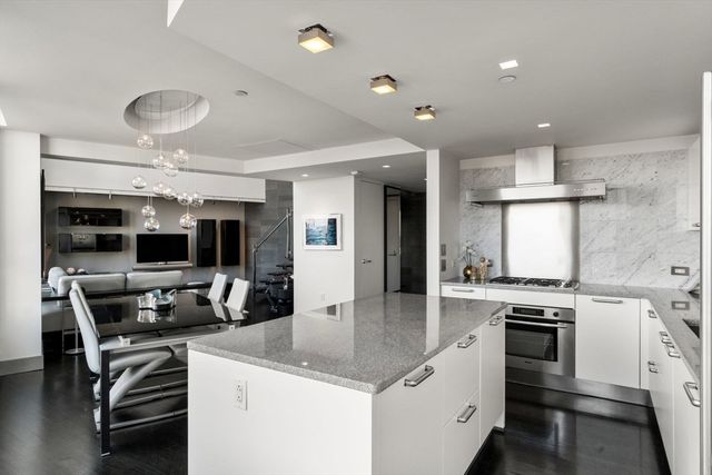 360 Newbury Street 805, Boston, MA 02115