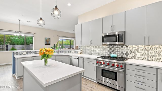 10528 S Coyote Melon Loop, Vail, AZ 85641