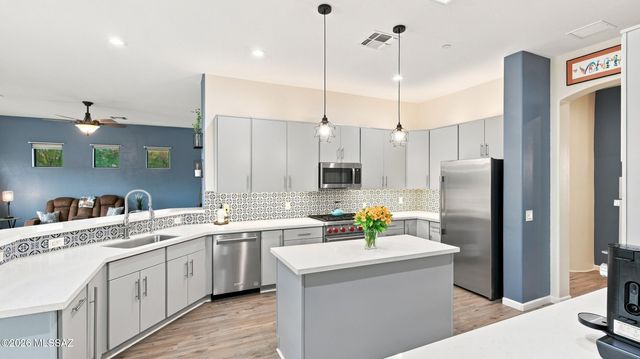 10528 S Coyote Melon Loop, Vail, AZ 85641